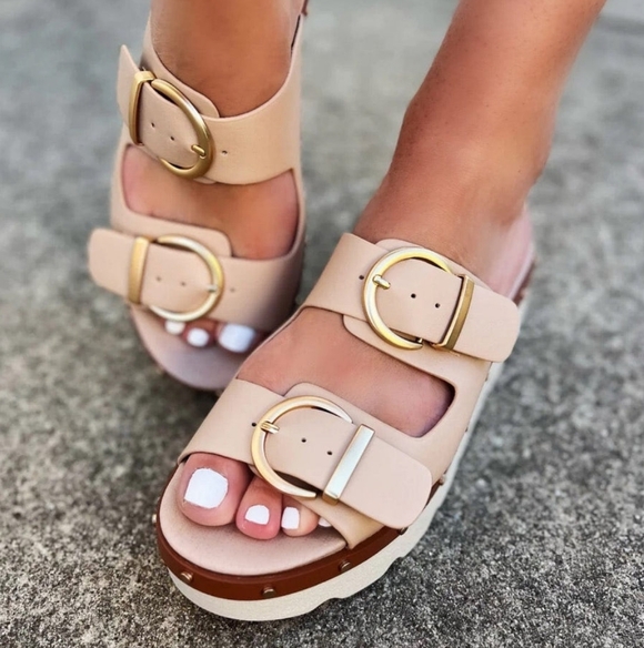 Women's Beige Platform Sandals Chinese Laundry - Picture 3 of 11